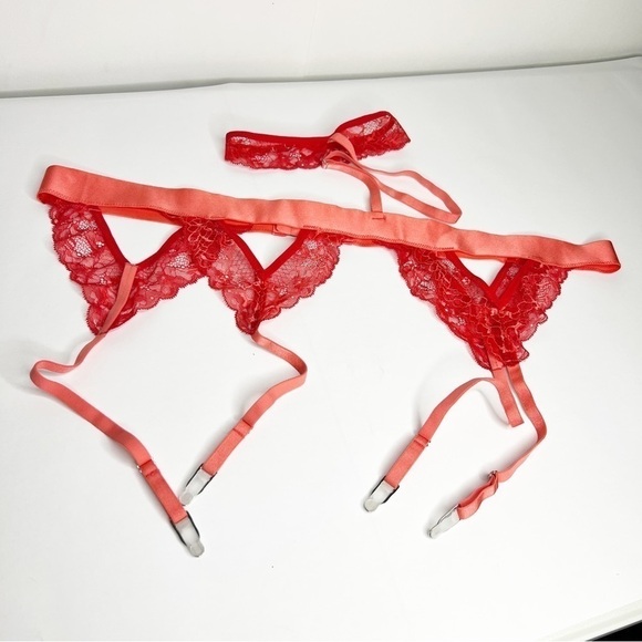 Thistle & Spire Kane Garter & Choker - Picture 2 of 4